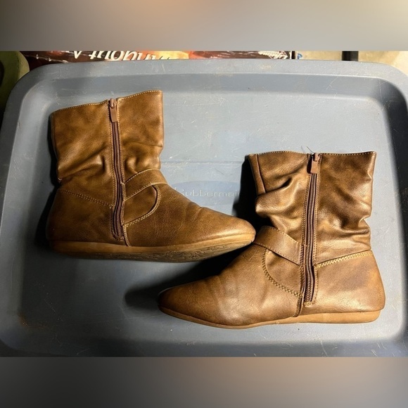 Great Condition Forever Tan Ankle Boots - Picture 2 of 4